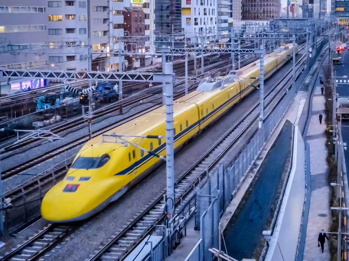 投稿写真：夕暮れのドクターイエロー
