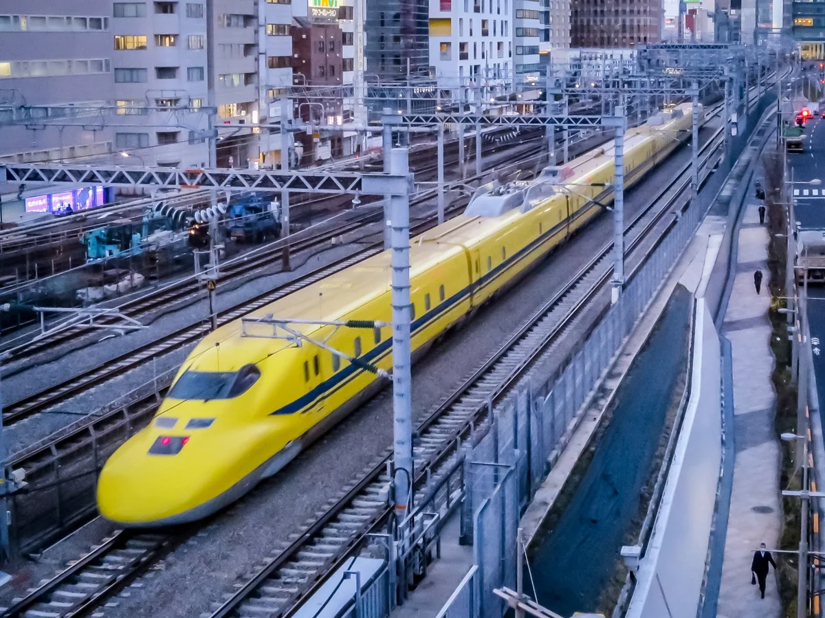 投稿写真：夕暮れのドクターイエロー