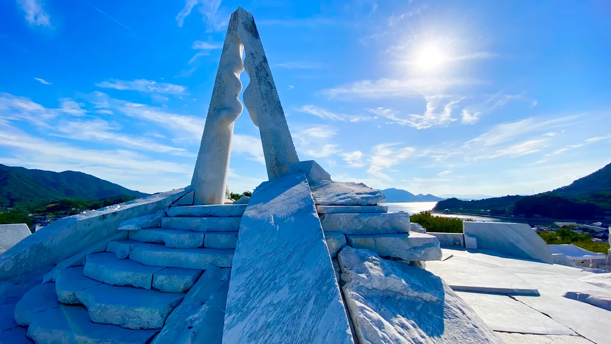 投稿写真：白亜の大理石の丘と瀬戸内の絶景 未来心の丘